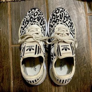Women’s Swift Run leopard print.